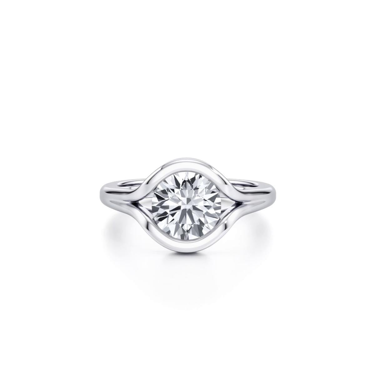 360 degree view of Orla Split Bezel Solitaire Engagement Ring