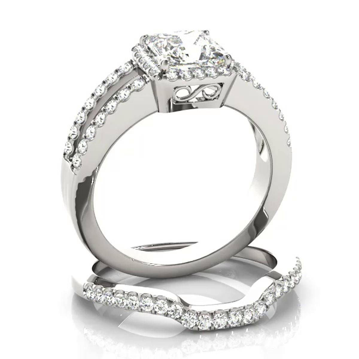 360 degree view of Elliana Halo Engagement Ring