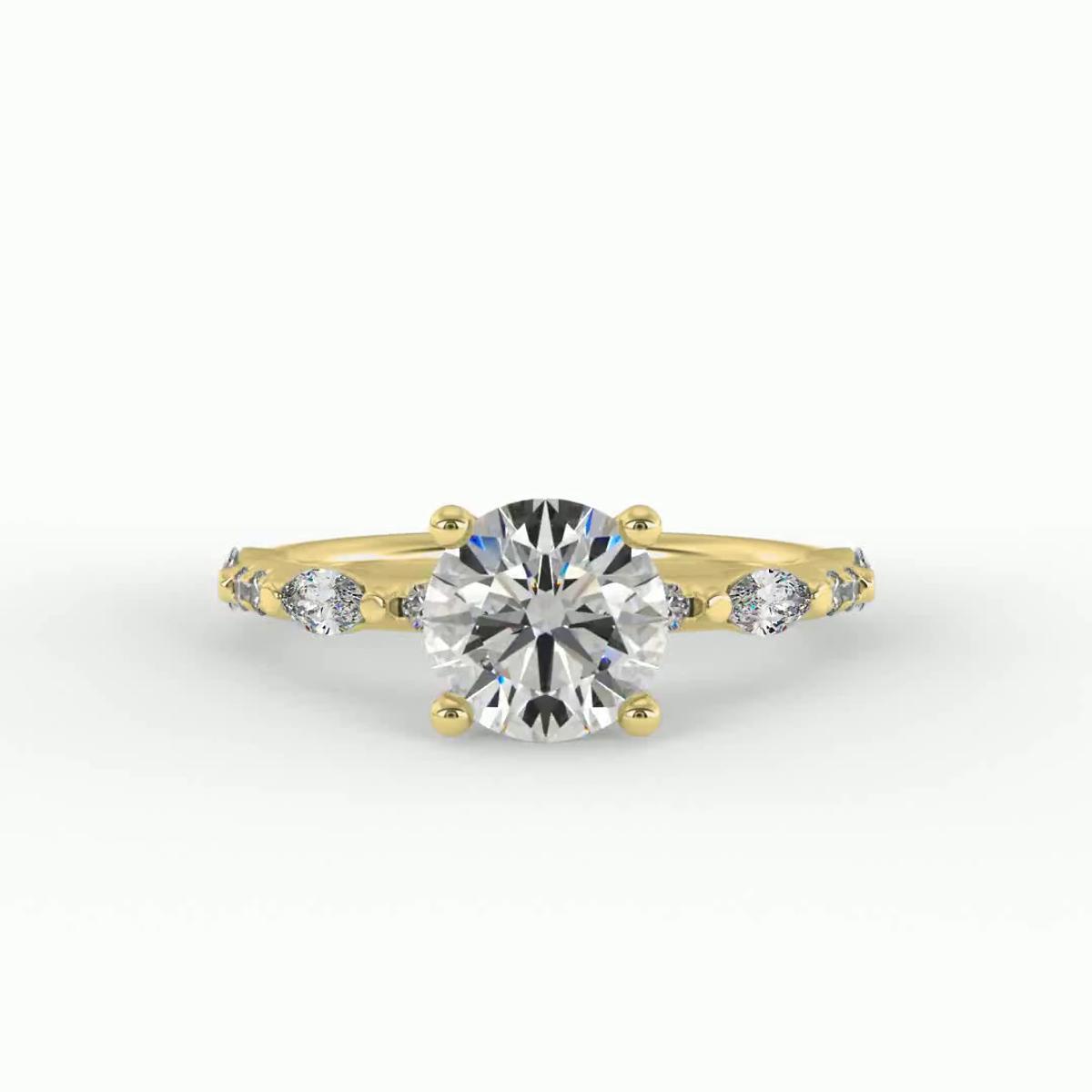 360 degree view of Esmeralda Engagement Ring