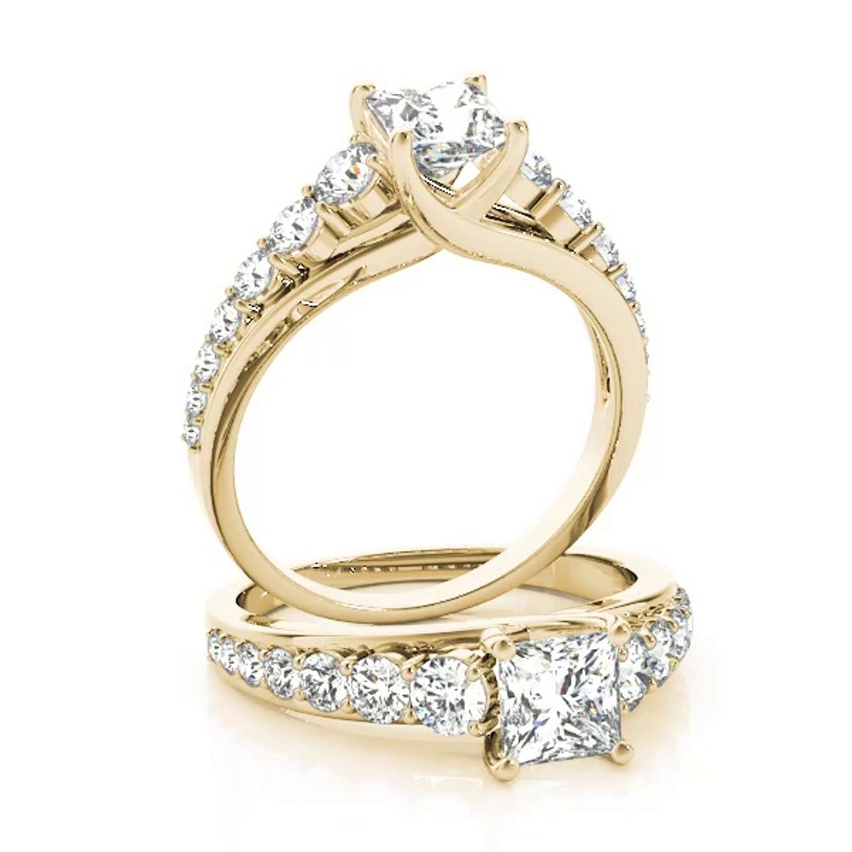 360 degree view of Aida Graduating Diamond Engagement Ring