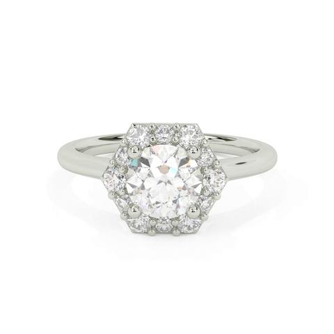 360 degree view of Nala Halo Engagement Ring